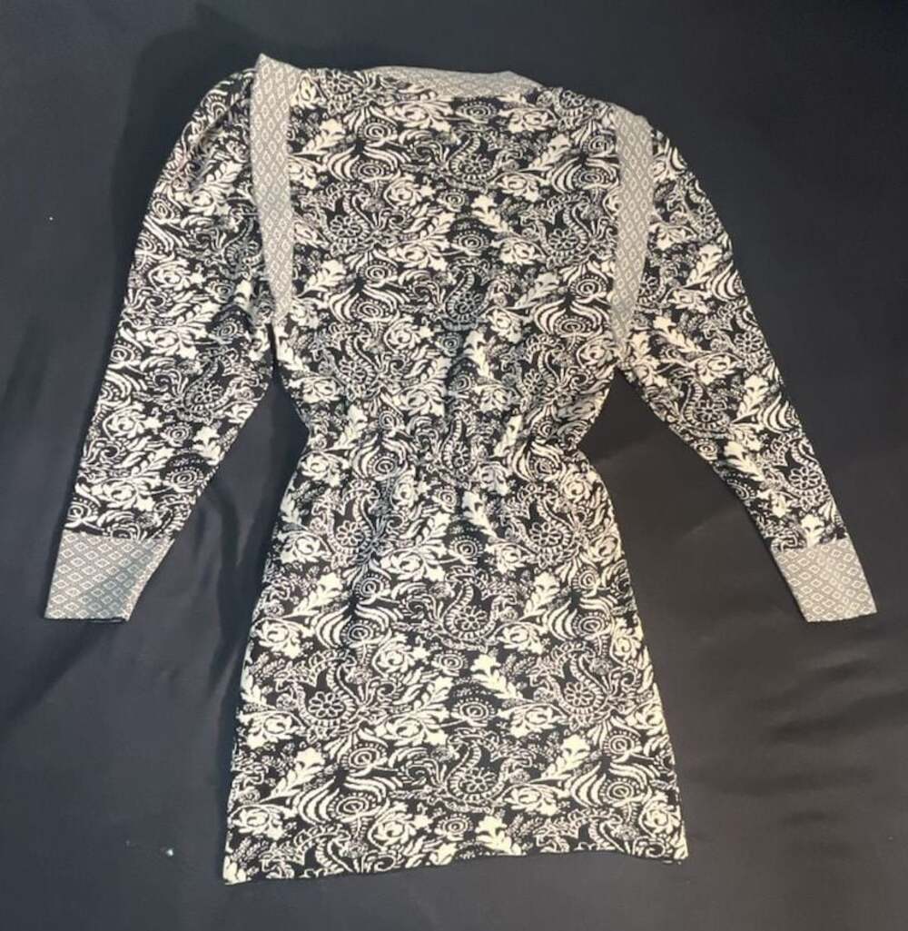 Zara Black and Beige Floral Knit Mini Dress with Long Sleeves - Picture 5 of 9